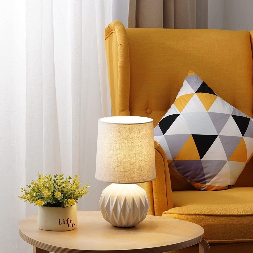 GEOMETRIC WHITE CERAMIC TEXTURED DESK BEDSIDE LIVING ROOM TABLE LAMP  NWT - Picture 6 of 6